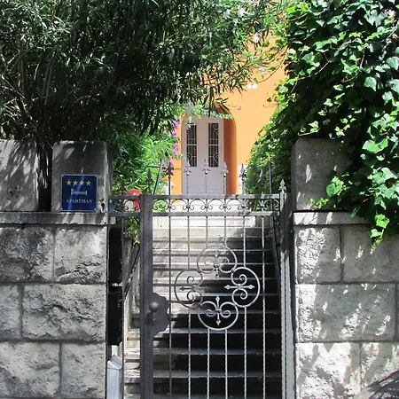 Apartment Bacvice Holiday With Free Parking Apartment *