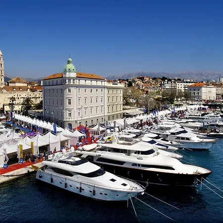 Bacvice With Free Parking Appartement