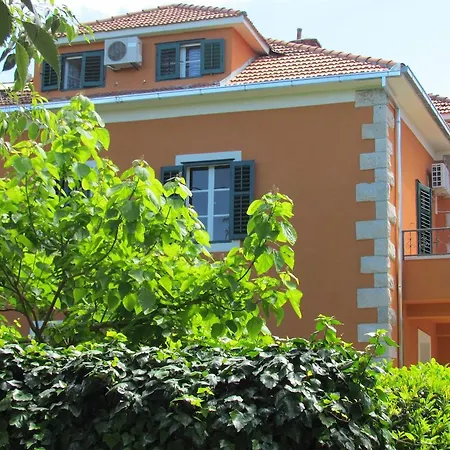 Apartment Bacvice Holiday With Free Parking Split