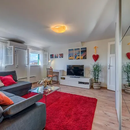 Apartment Bacvice Holiday With Free Parking